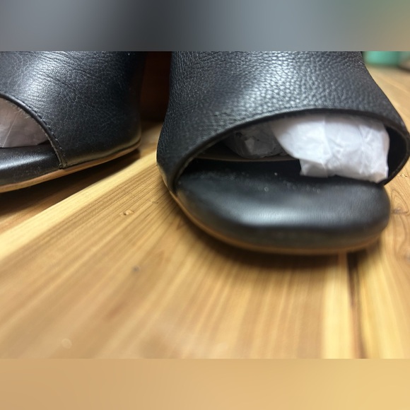 Beautiful open toe booties - Picture 4 of 11